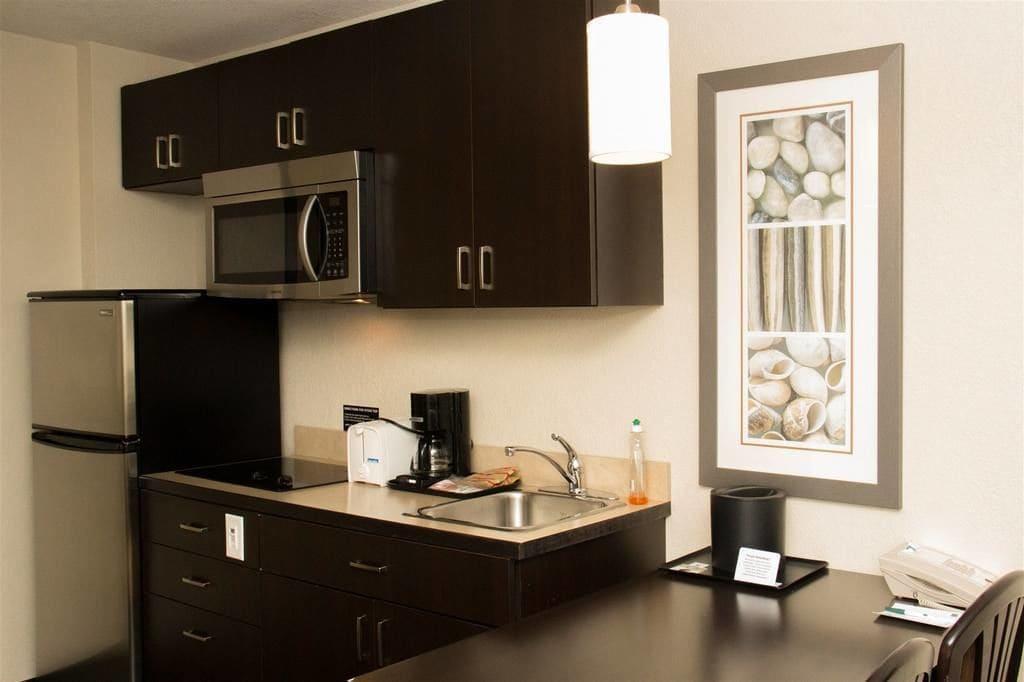 Quality Inn & Suites Томпсон Экстерьер фото