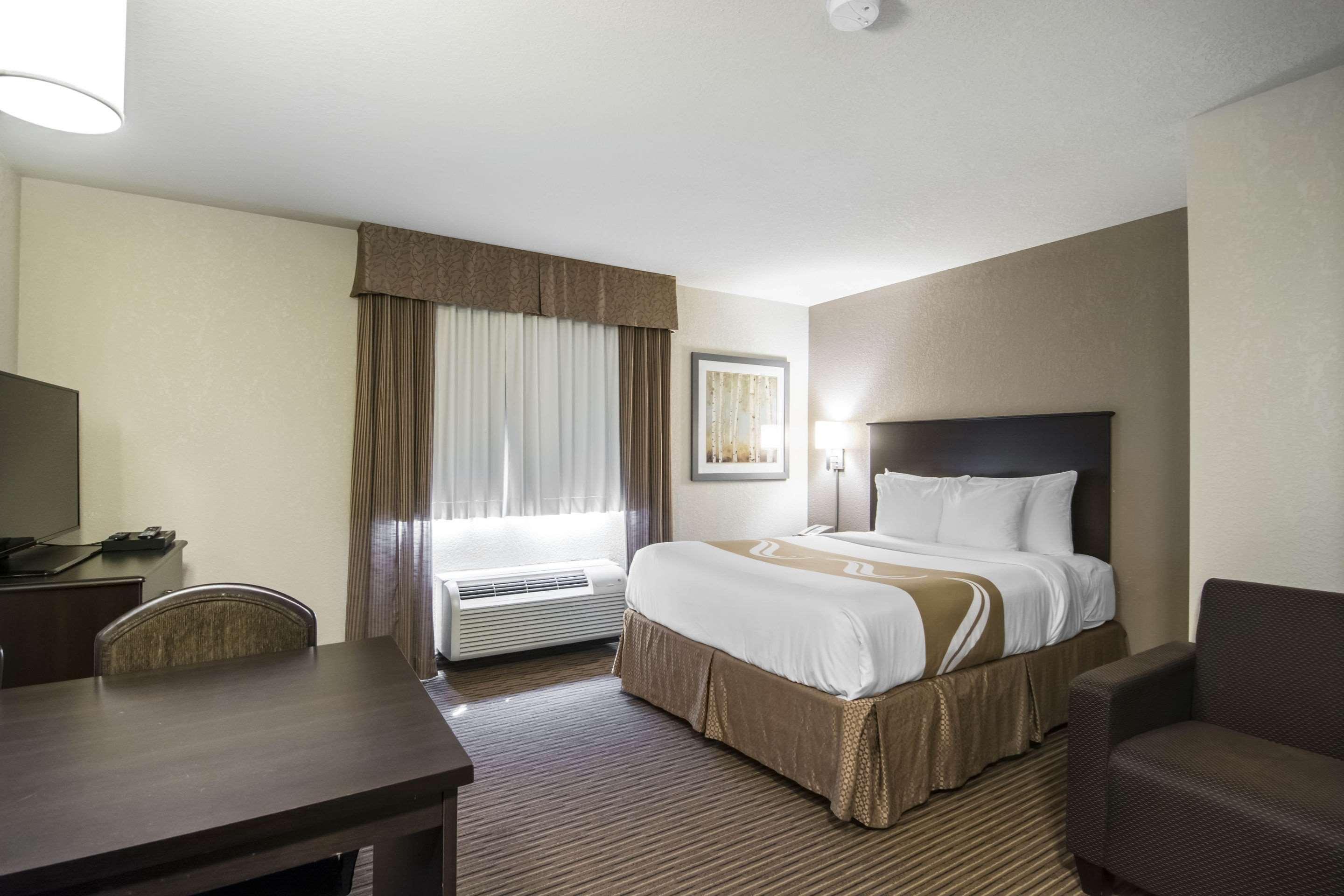 Quality Inn & Suites Томпсон Экстерьер фото