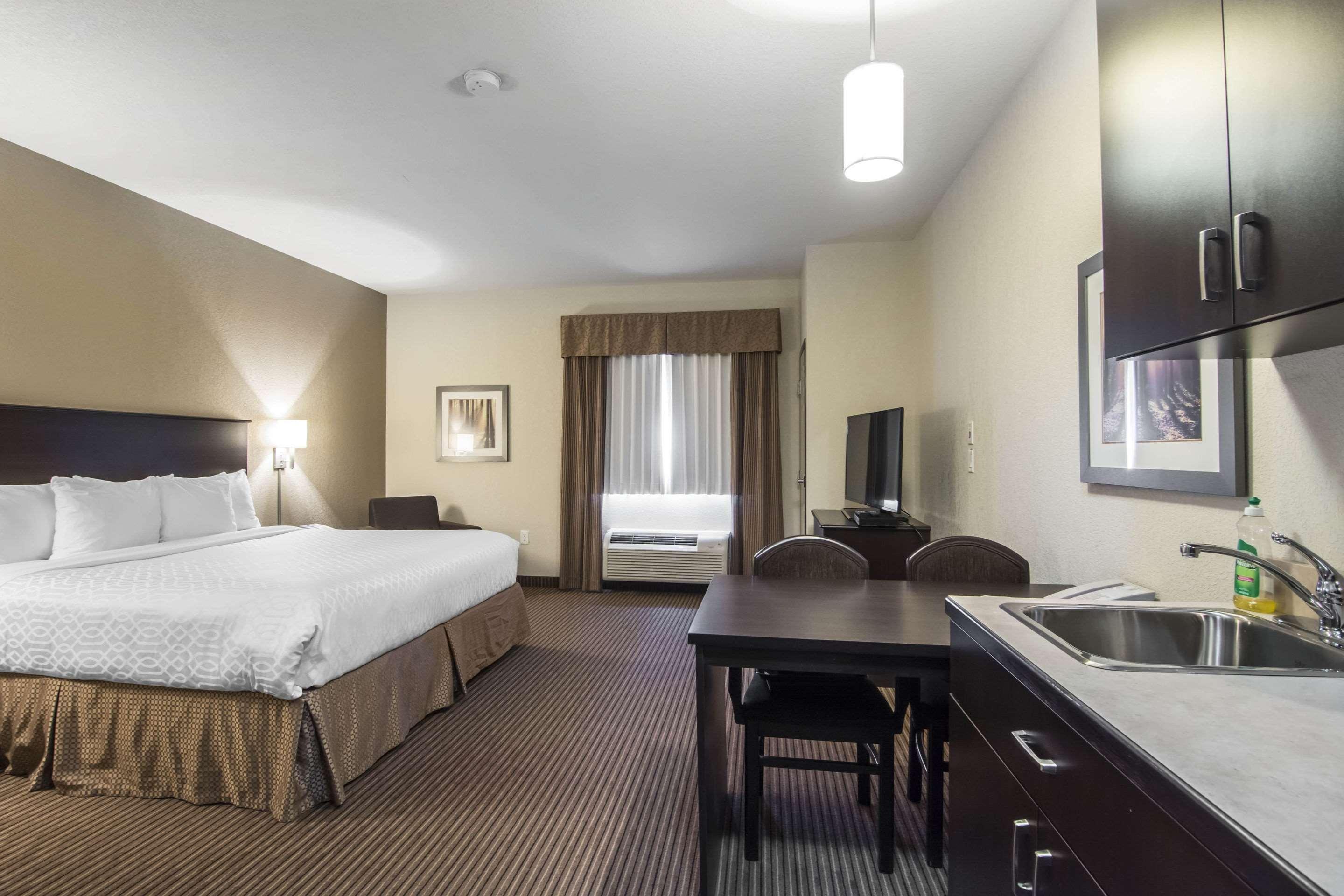 Quality Inn & Suites Томпсон Экстерьер фото